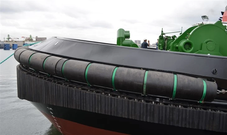 Rubber Tug Fender Rubber Tug Fender
